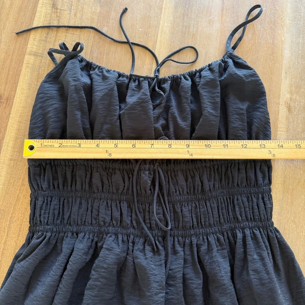 Abercrombie & Fitch smocked tie